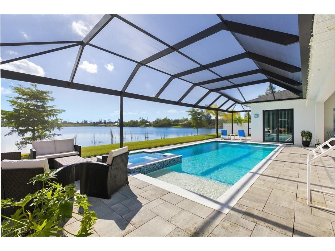 1708 SW 4th Street Cape Coral FL 33991 2025020311 image1