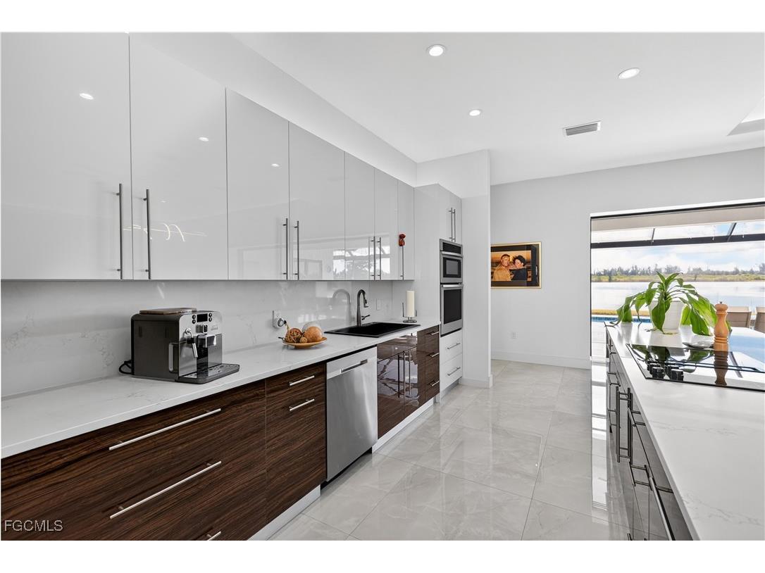 1708 SW 4th Street Cape Coral FL 33991 2025020311 image11