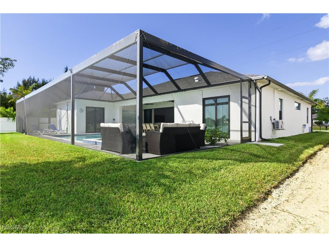 1708 SW 4th Street Cape Coral FL 33991 2025020311 image23
