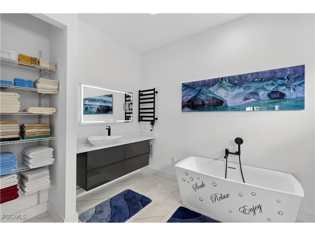 1708 SW 4th Street Cape Coral FL 33991 2025020311 image31