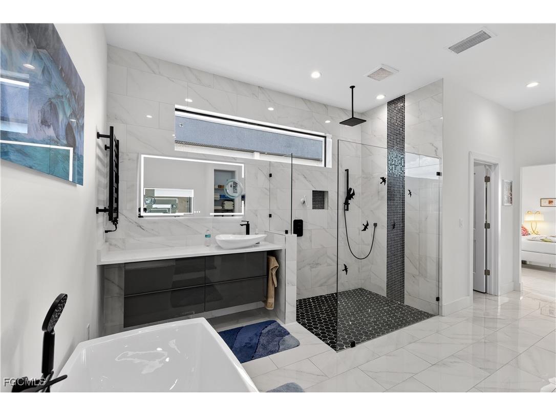 1708 SW 4th Street Cape Coral FL 33991 2025020311 image32