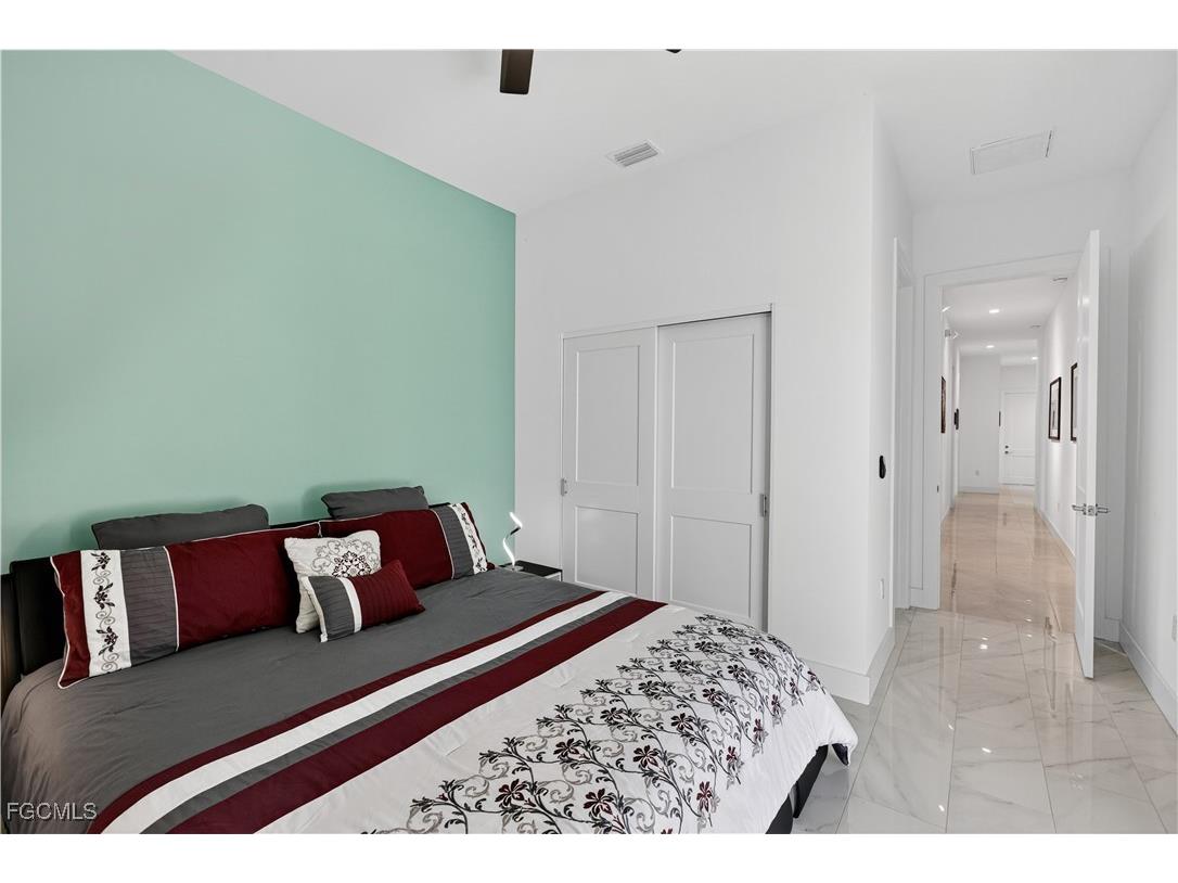 1708 SW 4th Street Cape Coral FL 33991 2025020311 image34