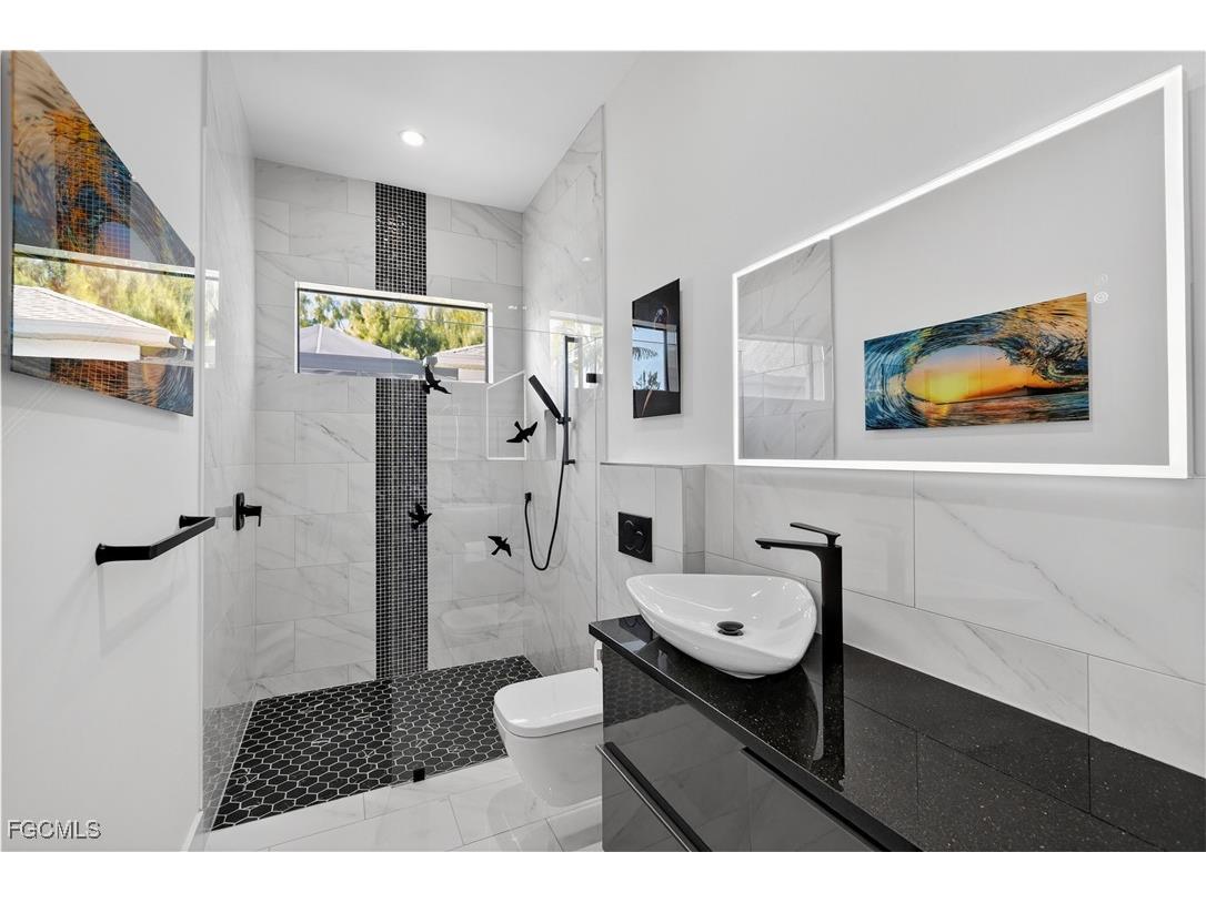 1708 SW 4th Street Cape Coral FL 33991 2025020311 image35