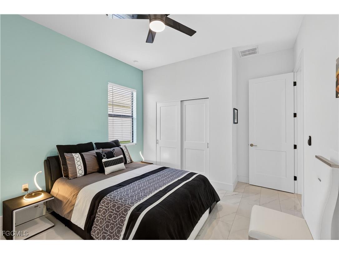 1708 SW 4th Street Cape Coral FL 33991 2025020311 image37