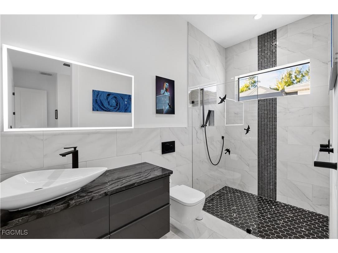 1708 SW 4th Street Cape Coral FL 33991 2025020311 image38