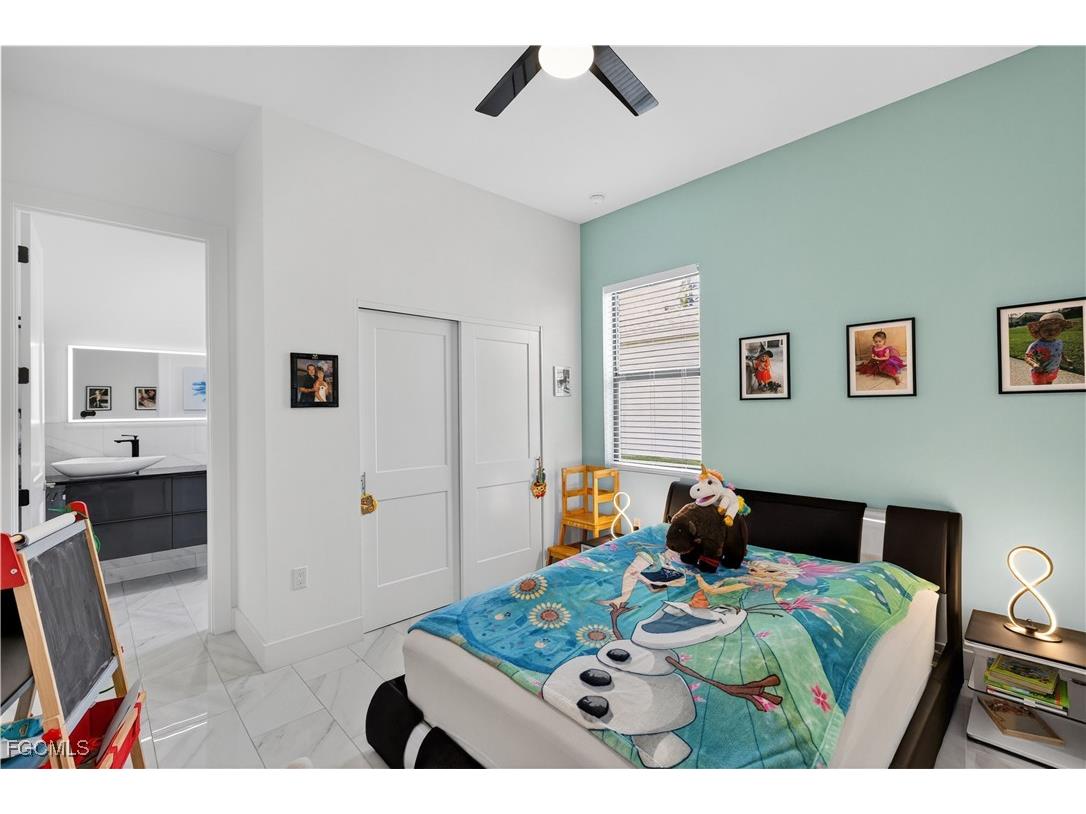 1708 SW 4th Street Cape Coral FL 33991 2025020311 image40