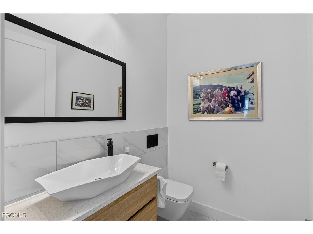 1708 SW 4th Street Cape Coral FL 33991 2025020311 image45