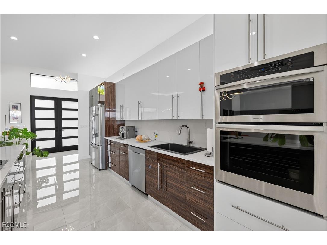 1708 SW 4th Street Cape Coral FL 33991 2025020311 image7