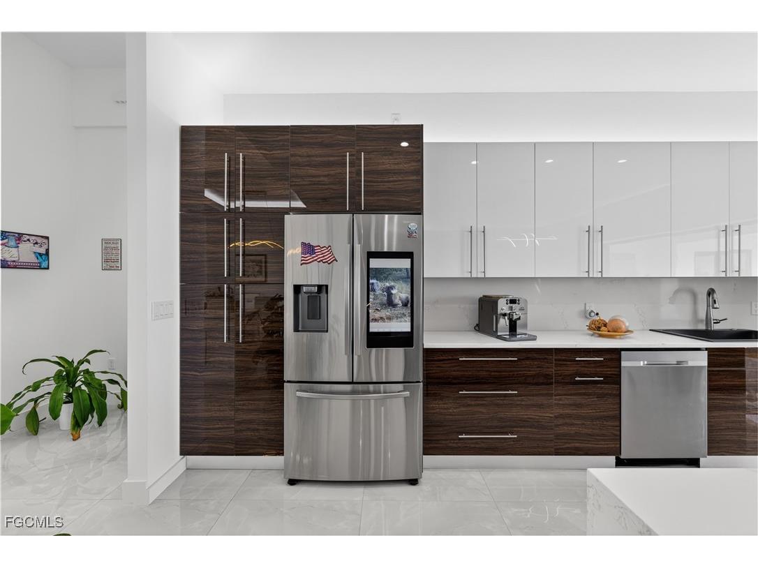 1708 SW 4th Street Cape Coral FL 33991 2025020311 image9