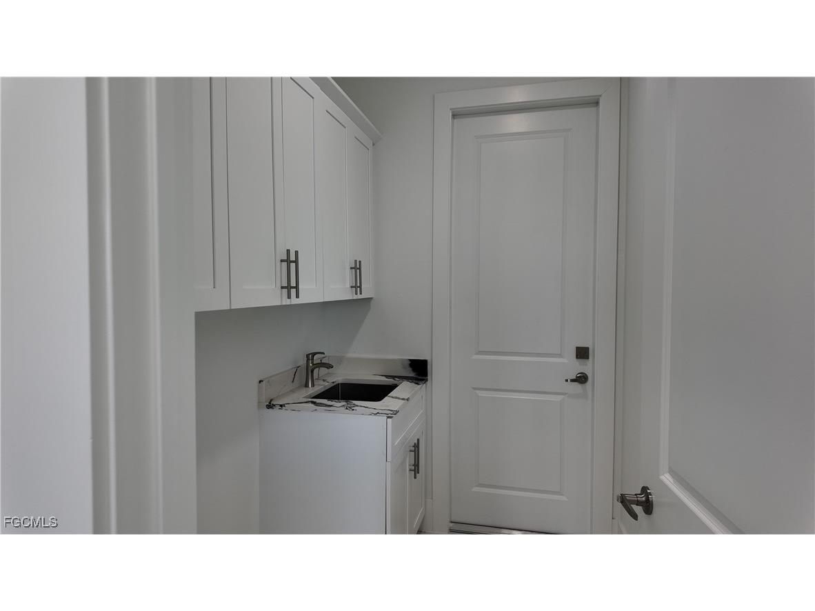 1708 El Dorado Boulevard N Cape Coral FL 33993 2025002915 image12