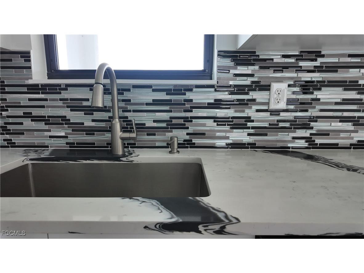 1708 El Dorado Boulevard N Cape Coral FL 33993 2025002915 image7