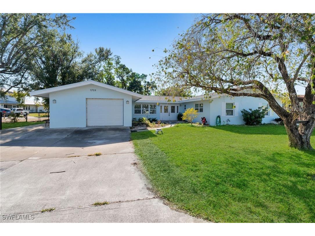 1709 Inlet Drive North Fort Myers FL 33903 224098774 image1