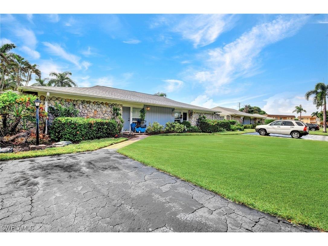 171 Crown Drive #10 Naples FL 34110 223061051 image1