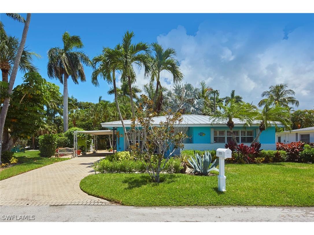 1711 Smugglers Cove Naples FL 34112 224055970 image1