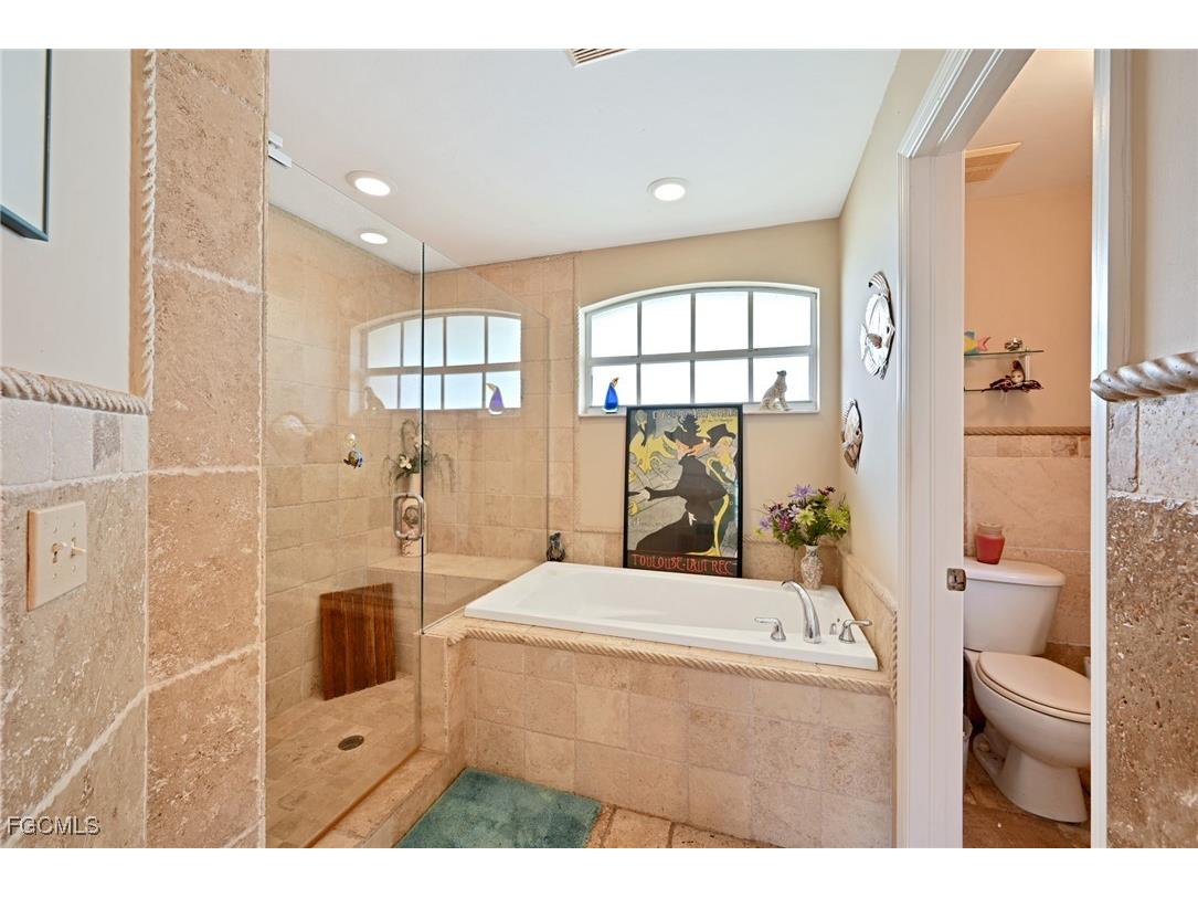 1712 Beach Parkway W Cape Coral FL 33914 2025009756 image19