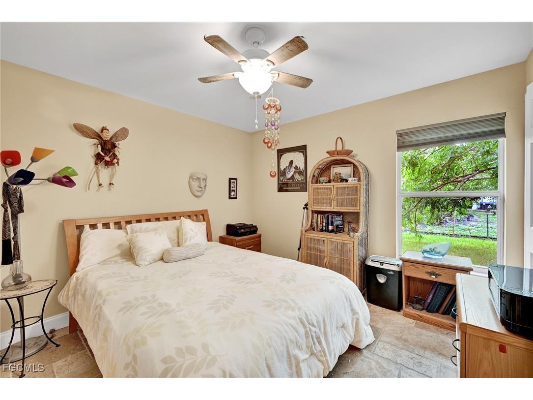 1712 Beach Parkway W Cape Coral FL 33914 2025009756 image21