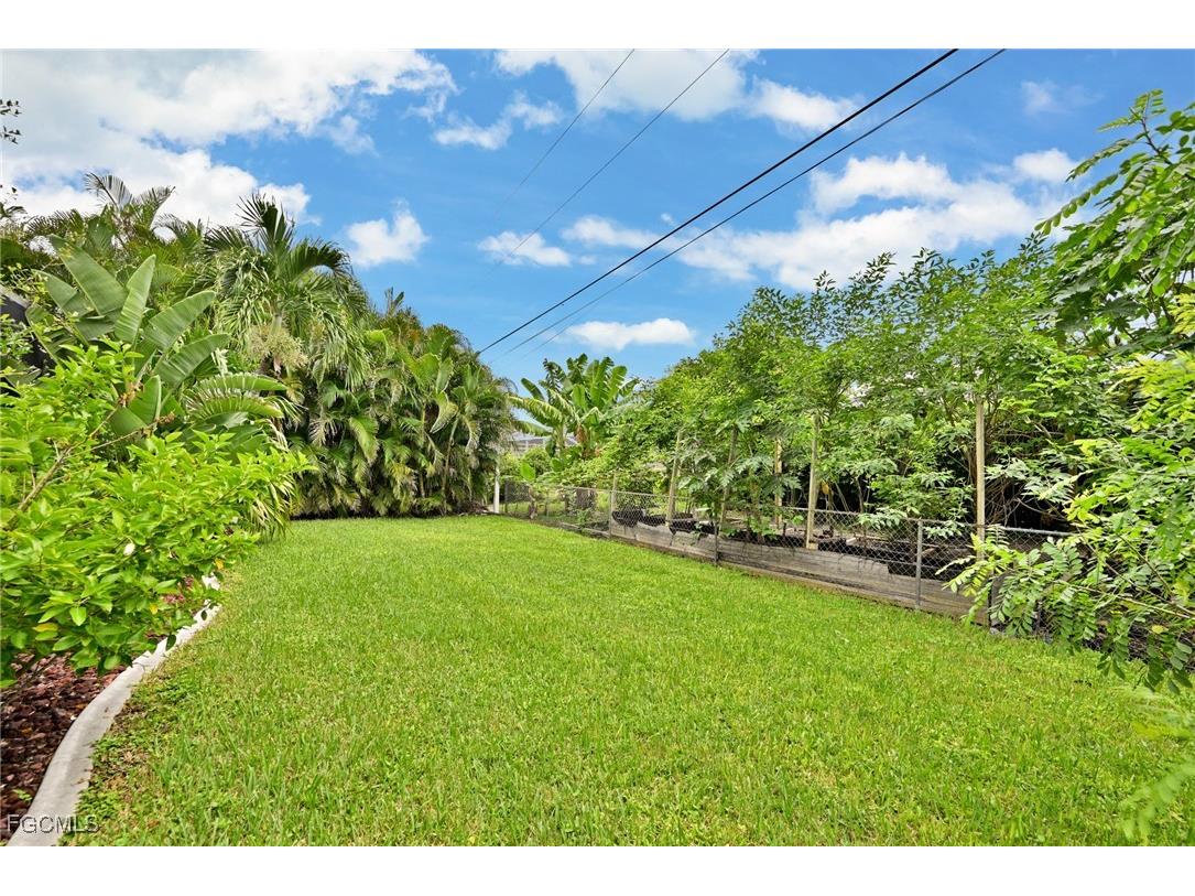 1712 Beach Parkway W Cape Coral FL 33914 2025009756 image27