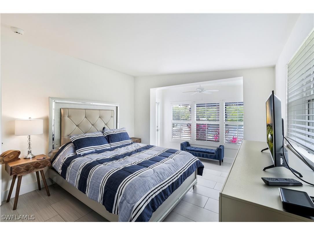 1712 Harbor Lane Naples FL 34104 226010409 image10
