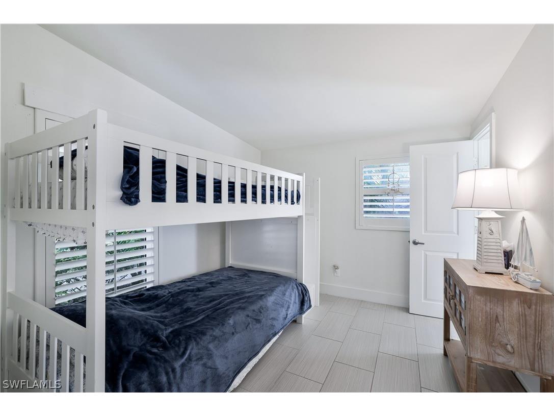 1712 Harbor Lane Naples FL 34104 226010409 image11