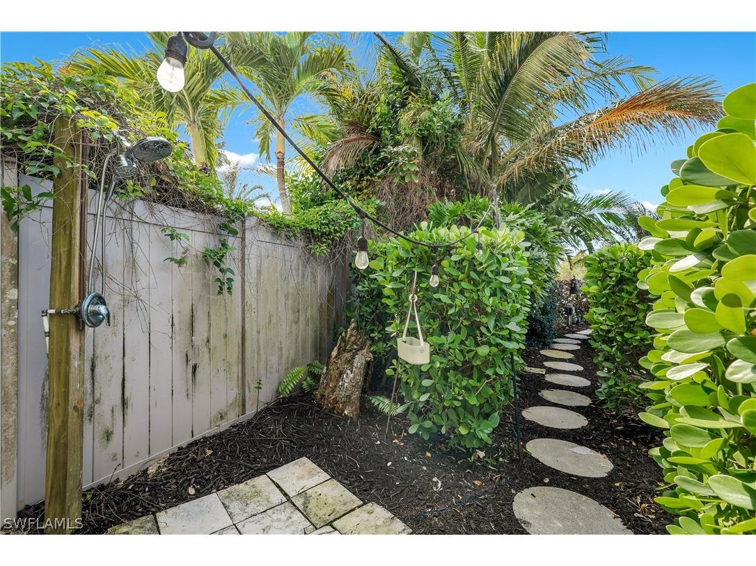 1712 Harbor Lane Naples FL 34104 226010409 image17