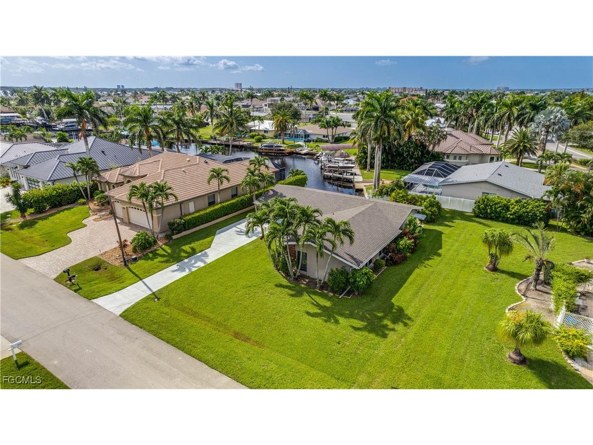 1712 SE 43rd Street Cape Coral FL 33904 2025007604 image1