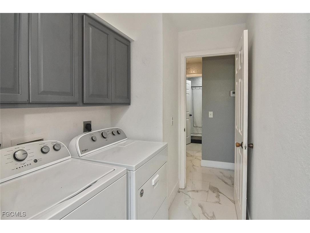 1713 NE 4th Avenue Cape Coral FL 33909 2025010650 image11