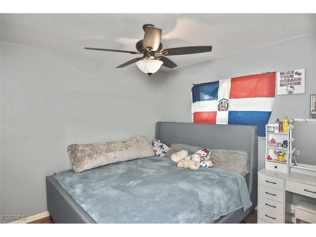 1713 NE 4th Avenue Cape Coral FL 33909 2025010650 image13