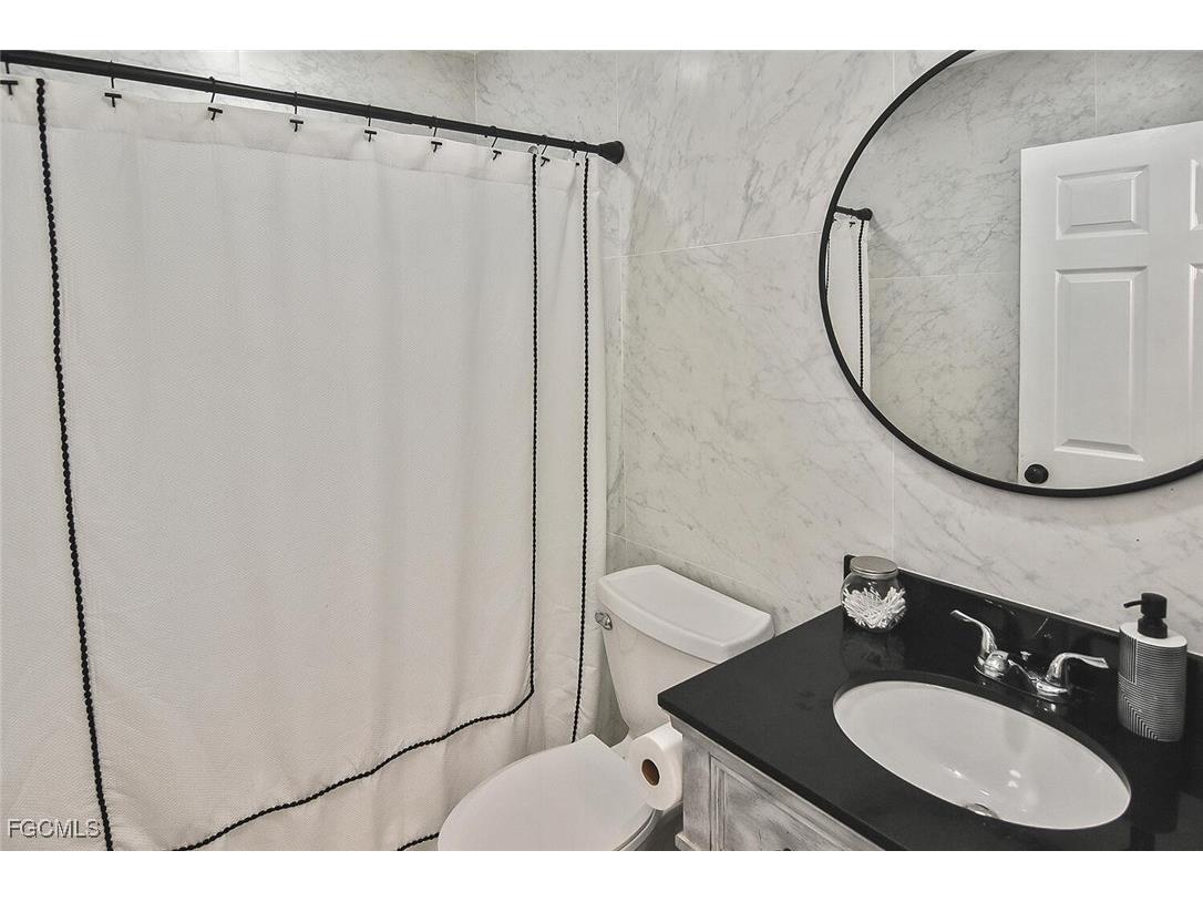 1713 NE 4th Avenue Cape Coral FL 33909 2025010650 image15