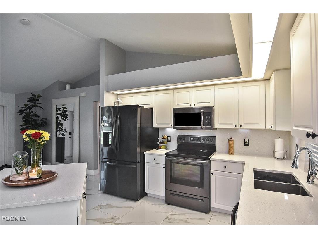 1713 NE 4th Avenue Cape Coral FL 33909 2025010650 image20