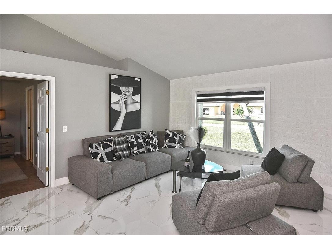 1713 NE 4th Avenue Cape Coral FL 33909 2025010650 image5