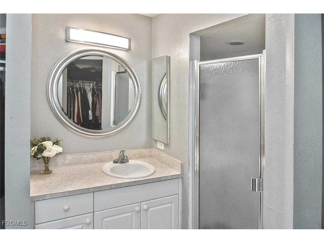 1713 NE 4th Avenue Cape Coral FL 33909 2025010650 image9