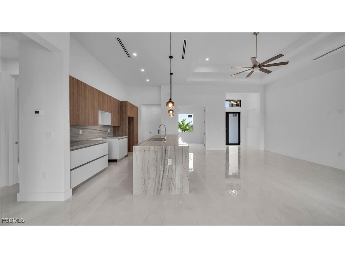 1713 NW 2nd Street Cape Coral FL 33993 2025000137 image10