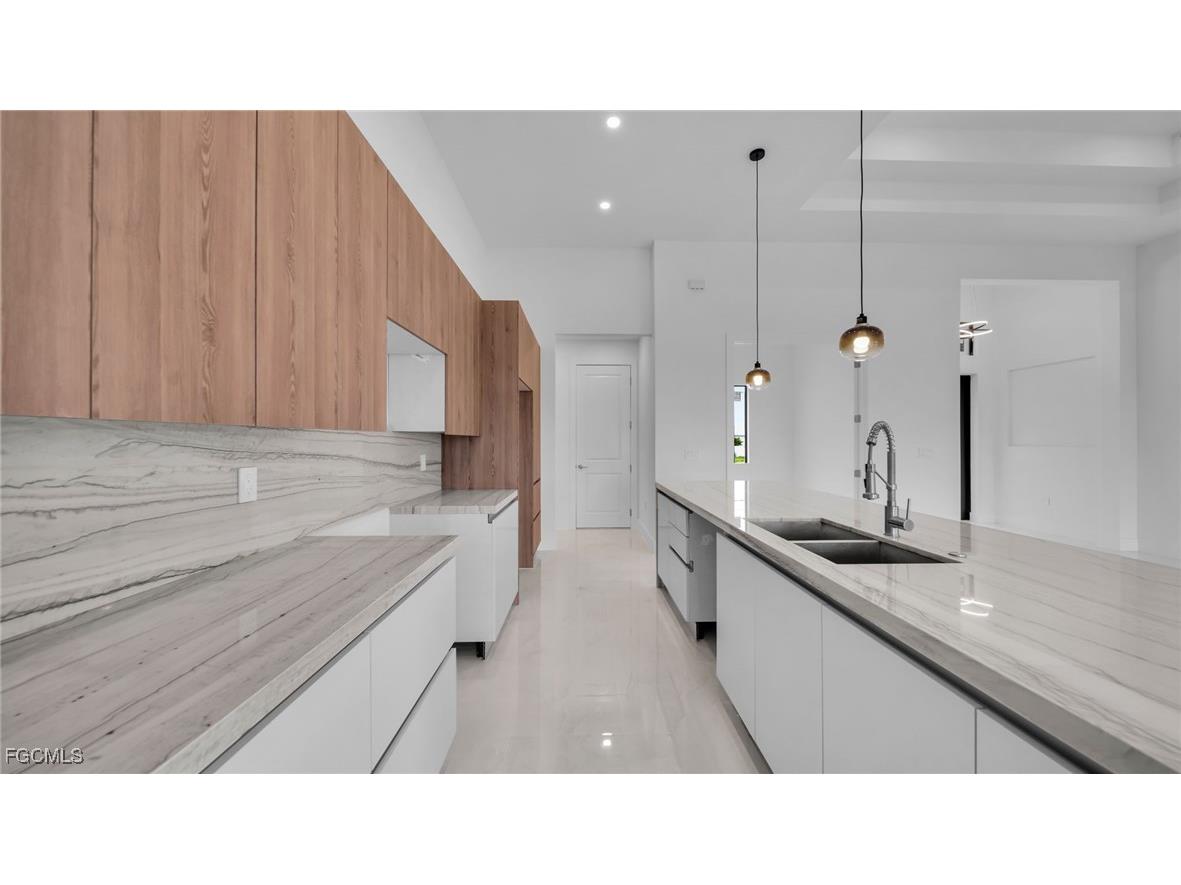 1713 NW 2nd Street Cape Coral FL 33993 2025000137 image12