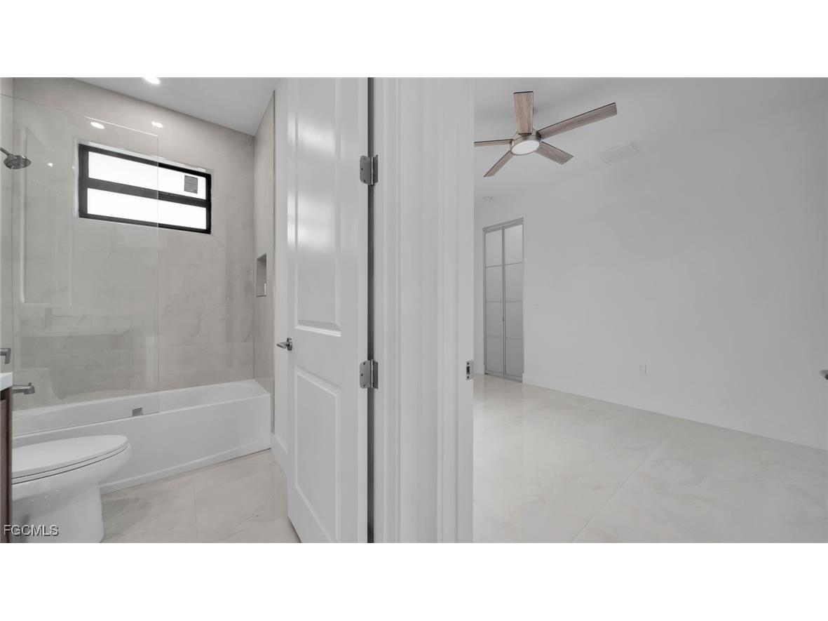 1713 NW 2nd Street Cape Coral FL 33993 2025000137 image17