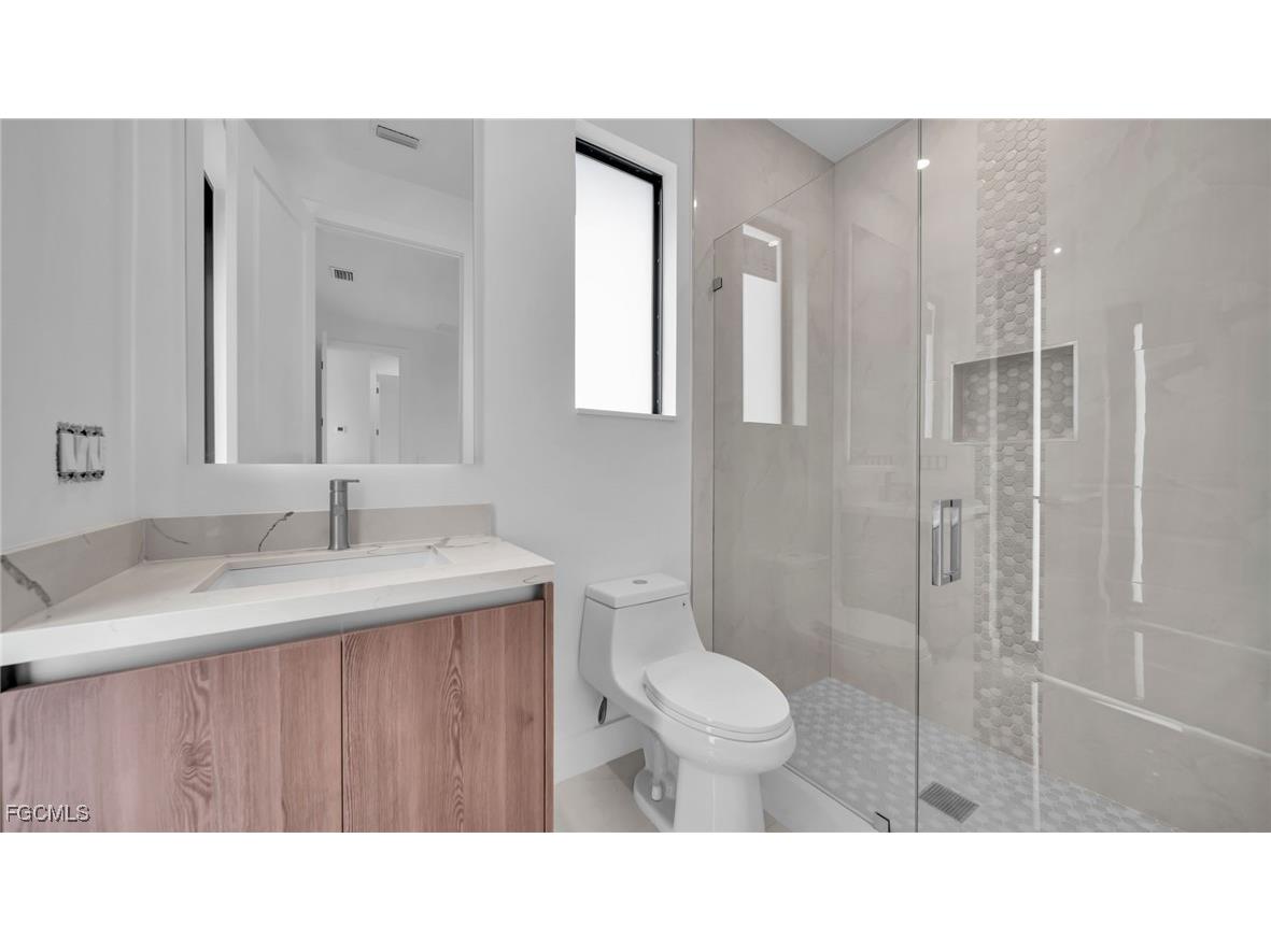 1713 NW 2nd Street Cape Coral FL 33993 2025000137 image18