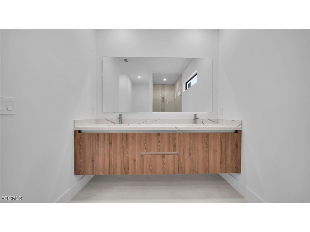 1713 NW 2nd Street Cape Coral FL 33993 2025000137 image30