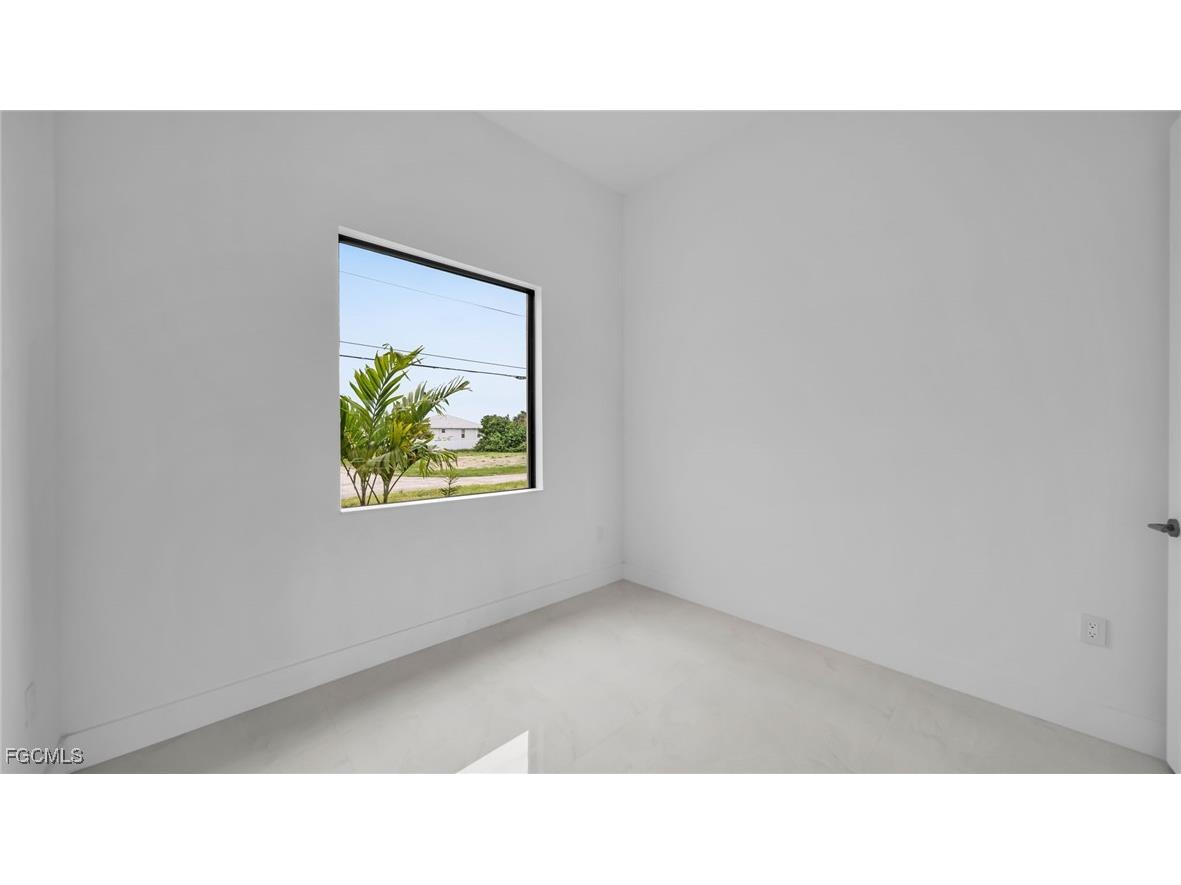1713 NW 2nd Street Cape Coral FL 33993 2025000137 image33