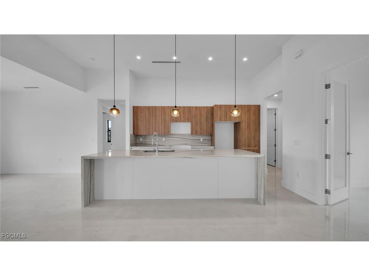 1713 NW 2nd Street Cape Coral FL 33993 2025000137 image7