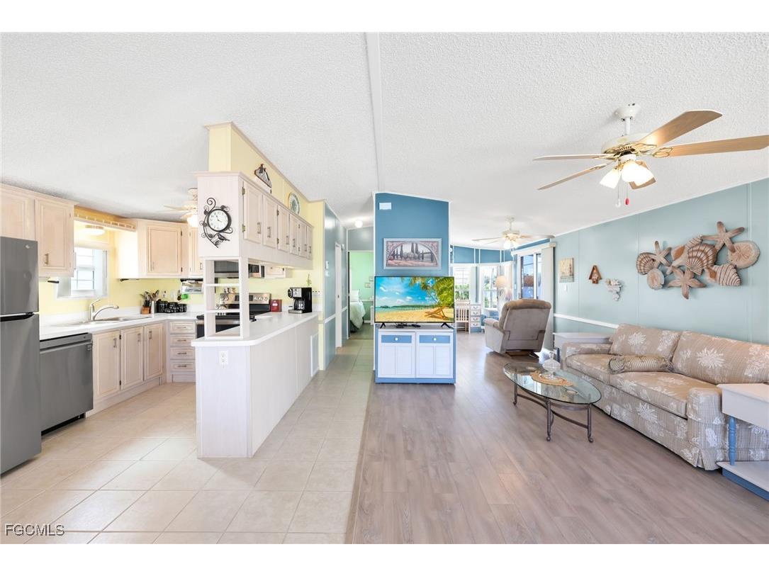 17138 Casselberry Lane Fort Myers FL 33967 2025024890 image10