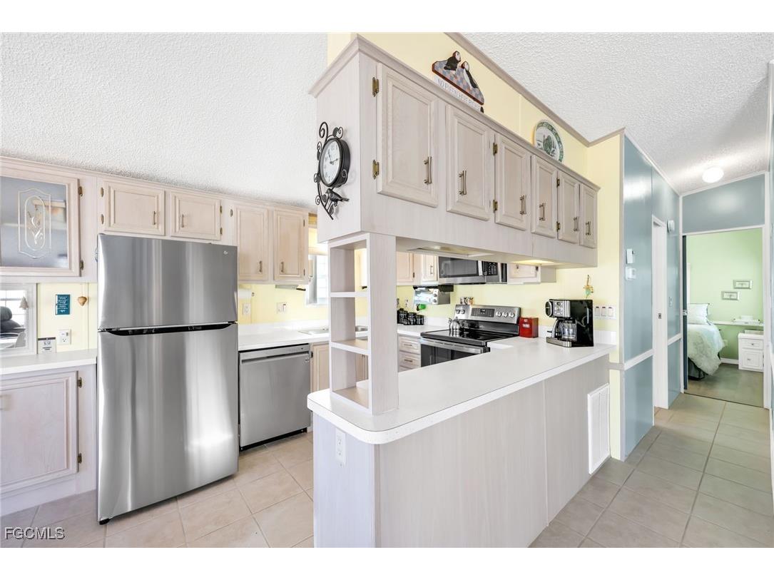 17138 Casselberry Lane Fort Myers FL 33967 2025024890 image4