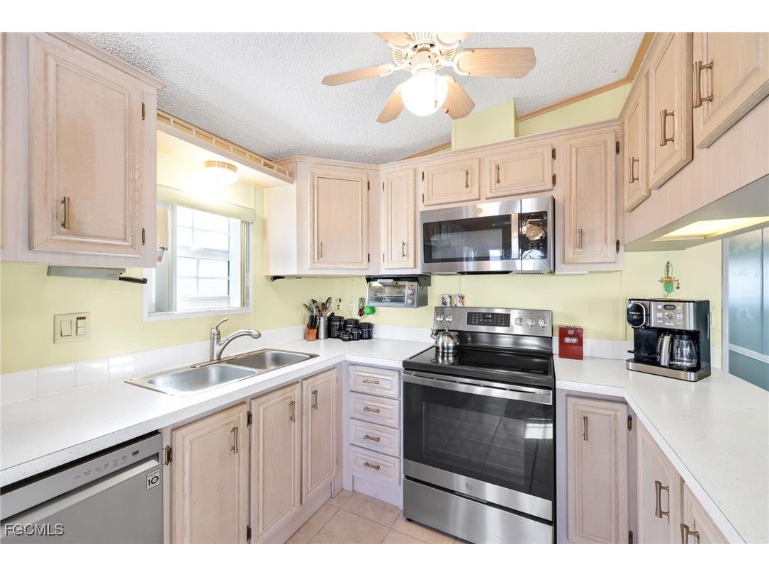 17138 Casselberry Lane Fort Myers FL 33967 2025024890 image5