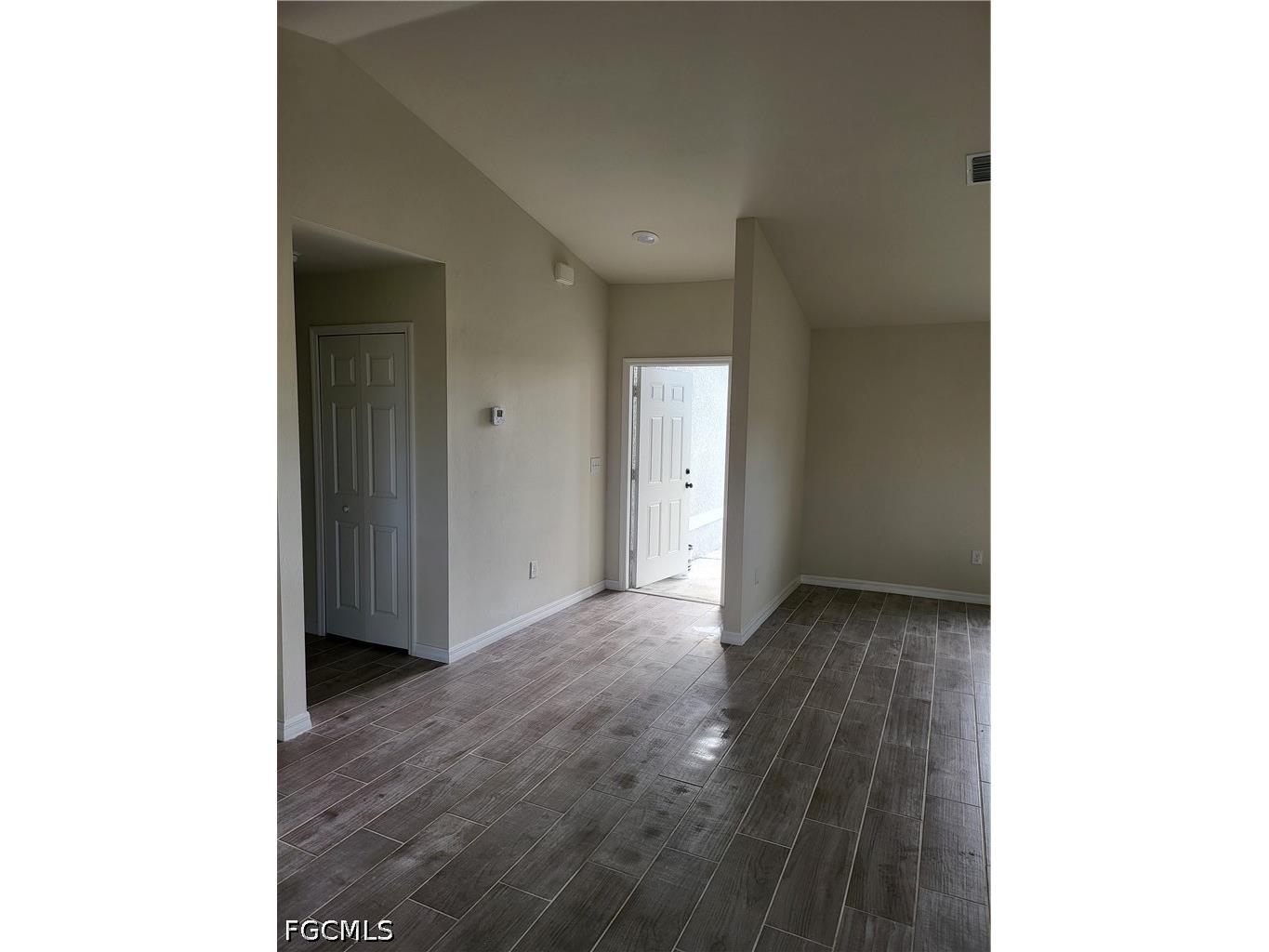 1714 NE 10th Lane Cape Coral FL 33909 2026020126 image10