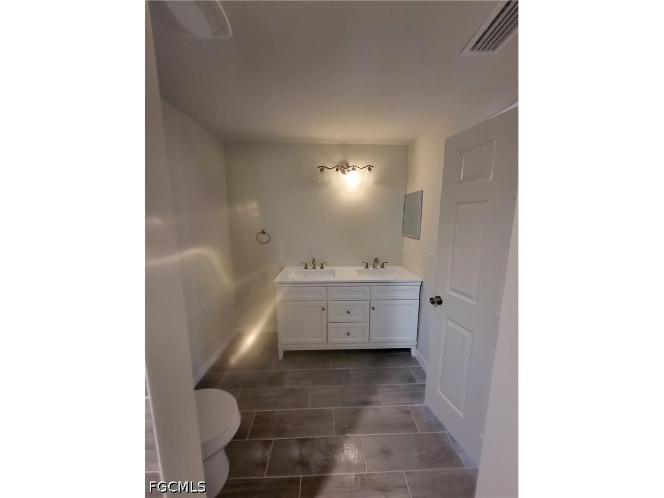 1714 NE 10th Lane Cape Coral FL 33909 2026020126 image15