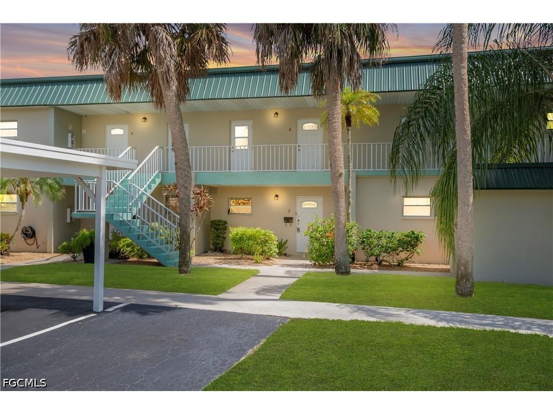 1715 Golf Club Drive #2 North Fort Myers FL 33903 2026023422 image1