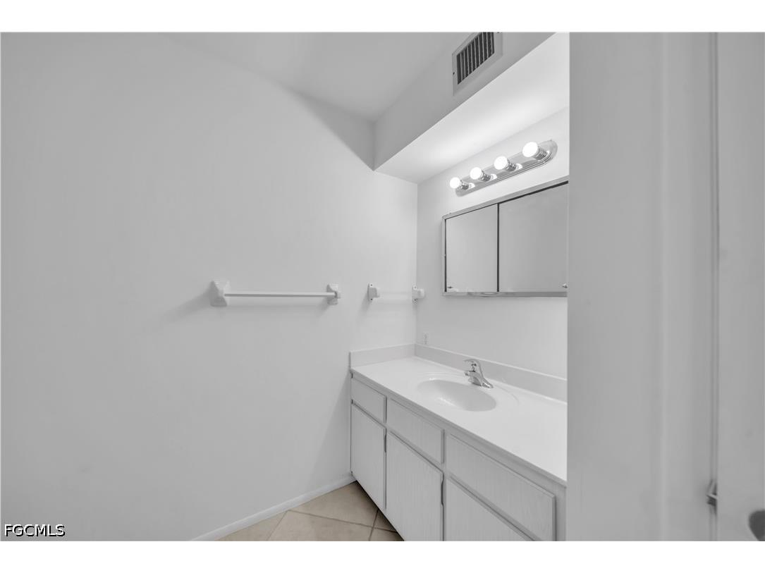 1715 Golf Club Drive #2 North Fort Myers FL 33903 2026023422 image18