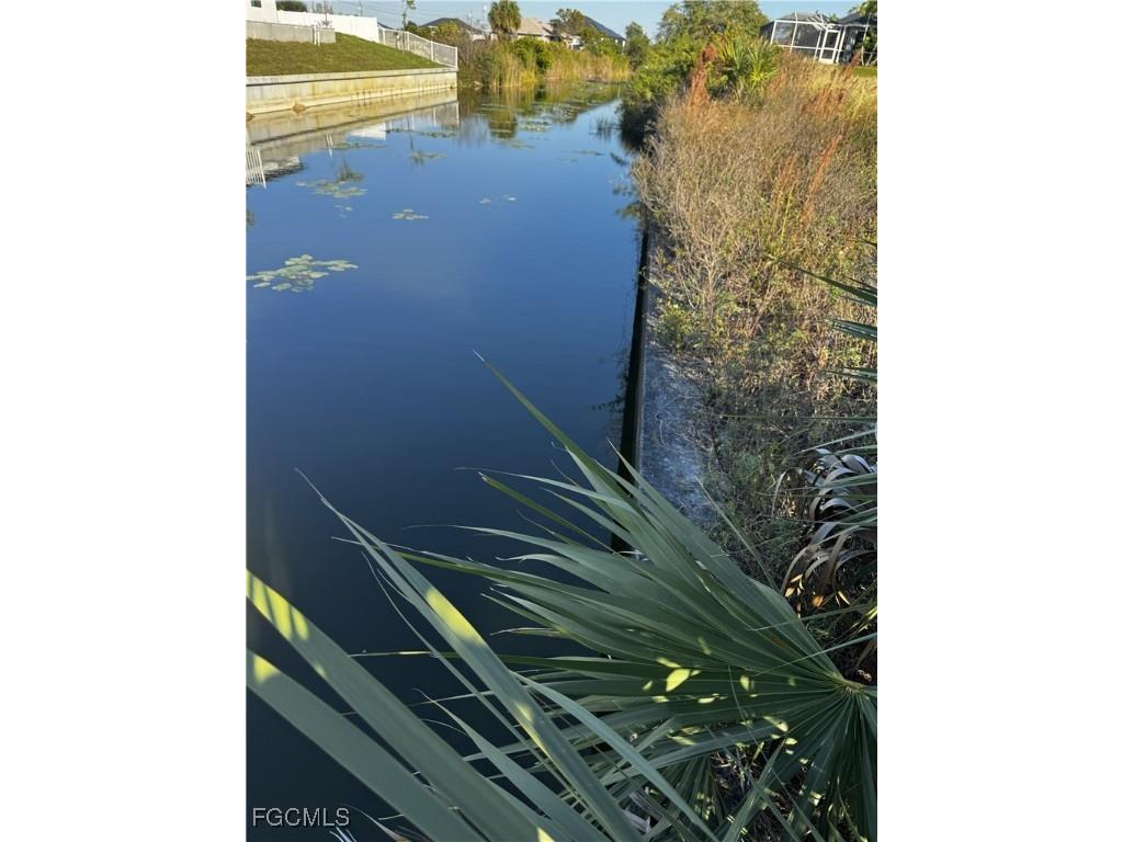 1715 NE 13th Terrace Cape Coral FL 33909 2025019812 image1