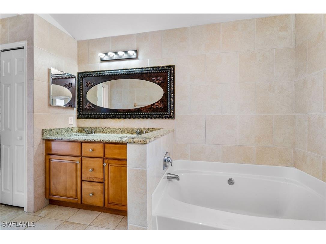1715 NE 2nd Avenue Cape Coral FL 33909 225080249 image10