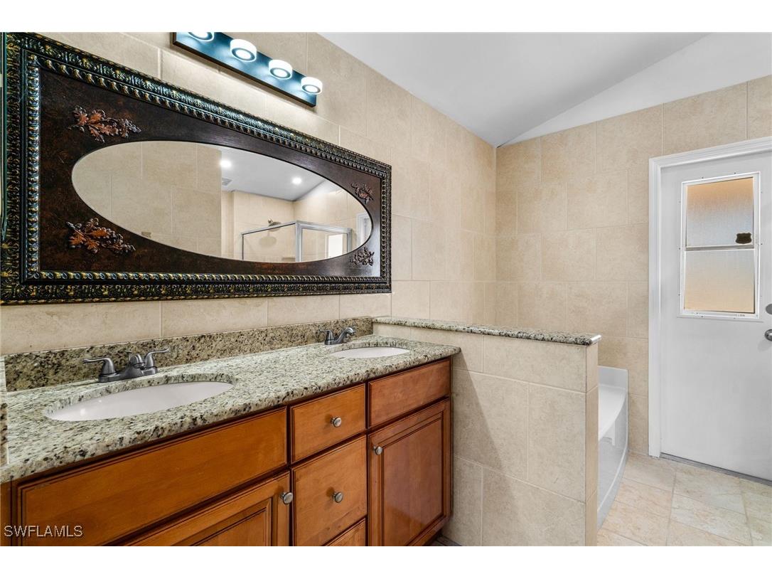 1715 NE 2nd Avenue Cape Coral FL 33909 225080249 image9