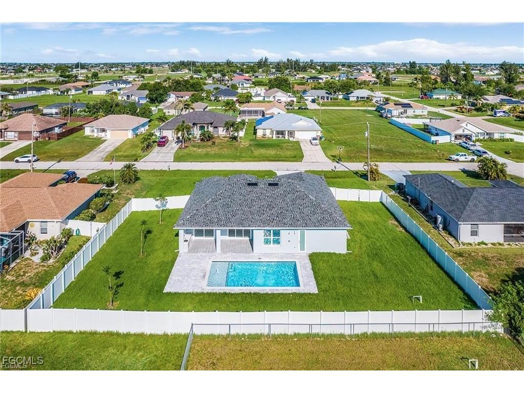 1715 NE 2nd Place Cape Coral FL 33909 2025023436 image1