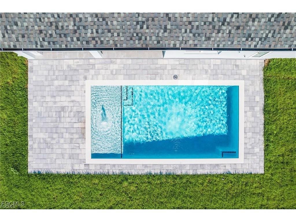 1715 NE 2nd Place Cape Coral FL 33909 2025023436 image16